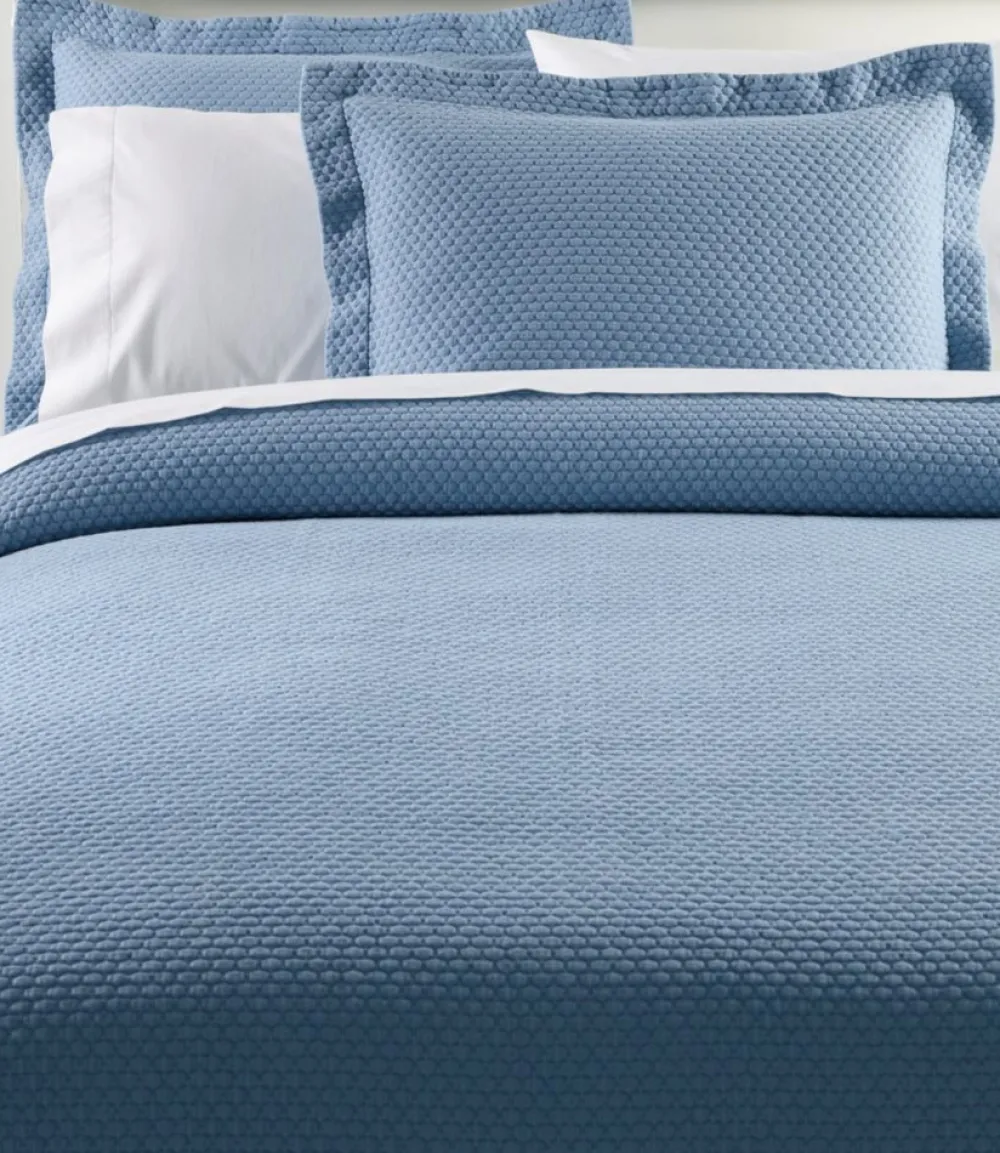 "Organic Honeycomb Matelassé Coverlet"-L.L.Bean Online